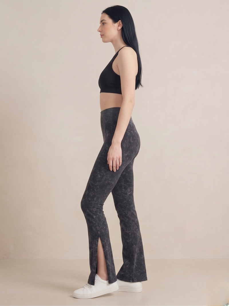 Ispanyol_paca_batikli_tayt_manken_sol_yan_poz_fit