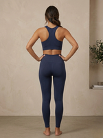 Midnight_tayt_model_arka_poz_seamless